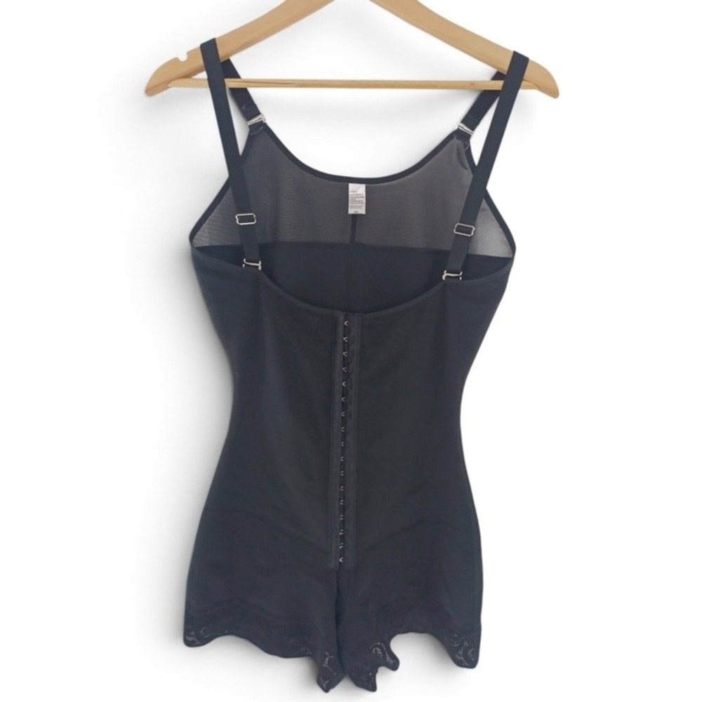Shapewear Bodysuit Women Size XL Black Adjustable Hook Eye and Straps Lace Trim